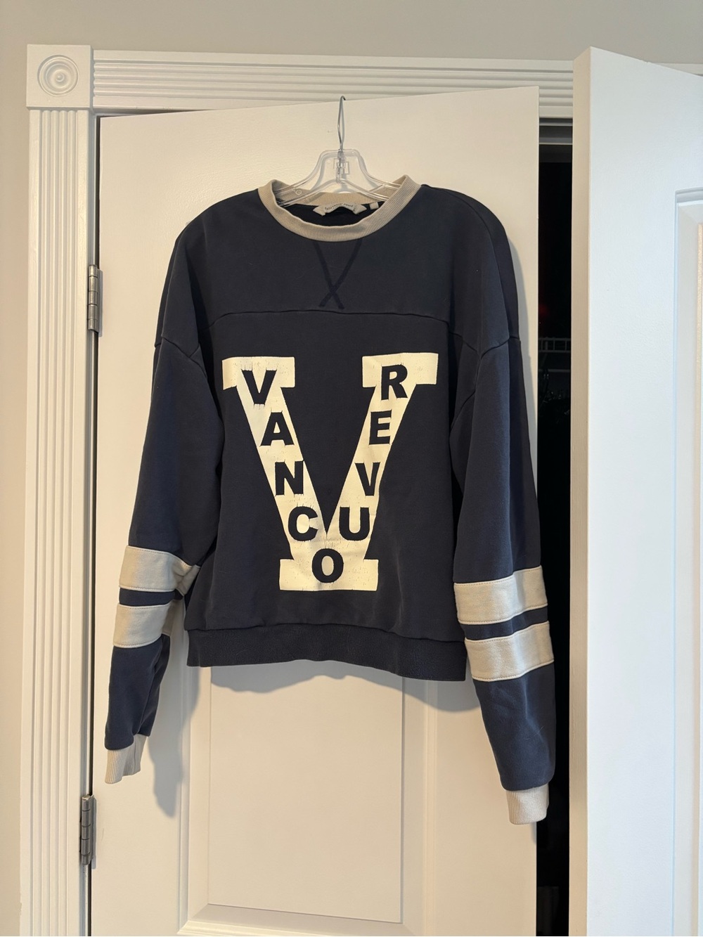 Vancouver Graphic Crewneck Sweatshirt - Navy & Cream